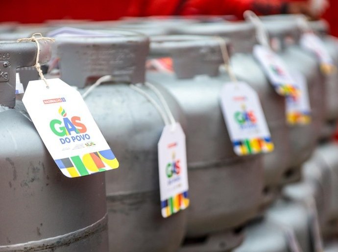 Prefeitura de Coruripe orienta famílias sobre o funcionamento do Programa Gás do Povo