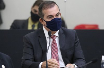 Ronaldo Medeiros critica ingerência do governo Bolsonaro na elaboração da prova do Enem