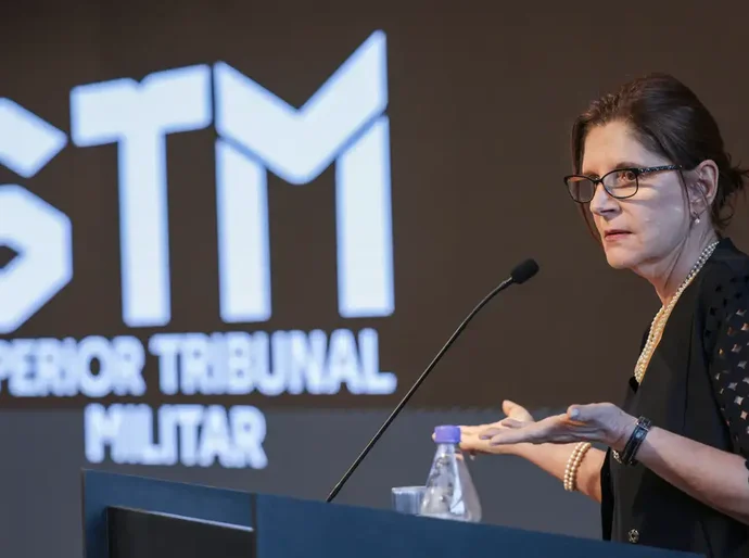 Bolsonaro fez descaso com preceitos éticos dos militares, diz MPM