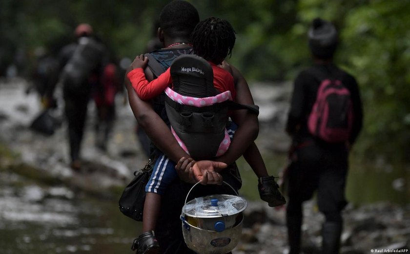 Ao vivo da selva de Darién: migrantes viram influenciadores nas redes sociais e mostram realidade da perigosa travessia