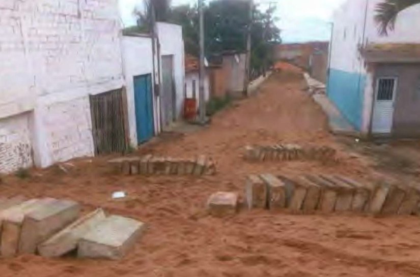 Sem esgotamento: MPAL move ação contra Águas do Sertão e Município de P. Real do Colégio pela falta de serviço e cobranças indevidas