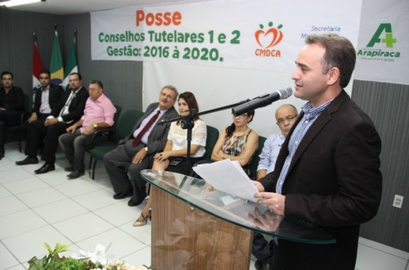 Prefeitura empossa 10 novos conselheiros tutelares em Arapiraca