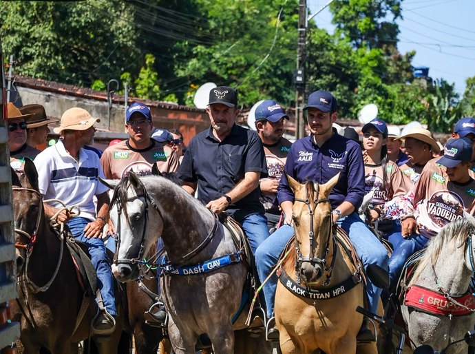 Antonio e Nivaldo Albuquerque se reúnem com milhares de pessoas em eventos em Viçosa e outros municípios