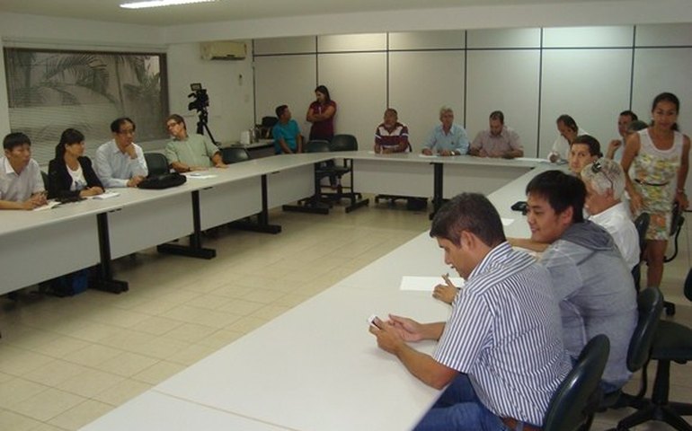 Chineses visitam plantações de fumo em Arapiraca