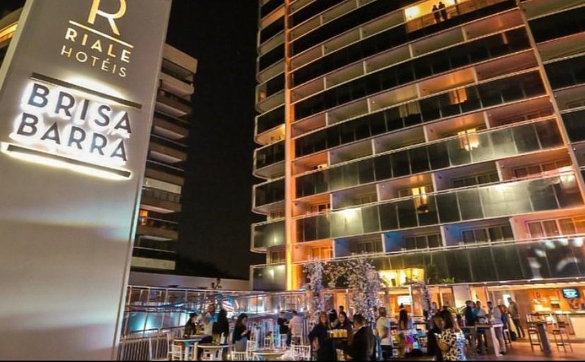 Festa no hotel Riale Brisa Barra é opção estrelada para quem quer entrar o Ano Novo em grande estilo