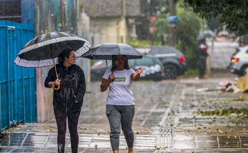 Inmet: Região Sul tem cinco alertas para temporais nesta segunda-feira