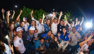 Deputado Fernando Pereira declara segundo voto para Marina JHC em comício no Agreste; prefeitos de quatro municípios também anunciaram apoio. - Foto: Assessoria
