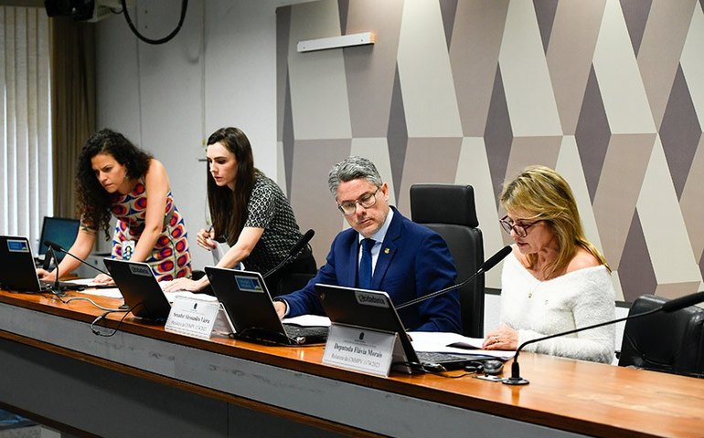 Comissão mista adia votação de MP sobre retomada de obras em escolas