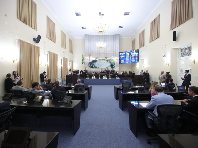 Assembleia Legislativa aprova projeto que reajusta subsídios de servidores públicos
