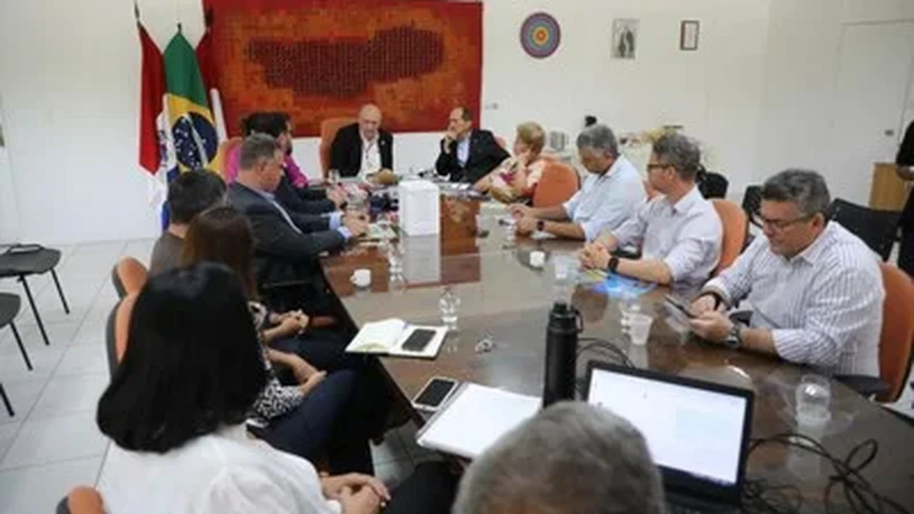 Reitor da Ufal recebe diretor-presidente da Embarpii e destaca avanços em inovação tecnológica
