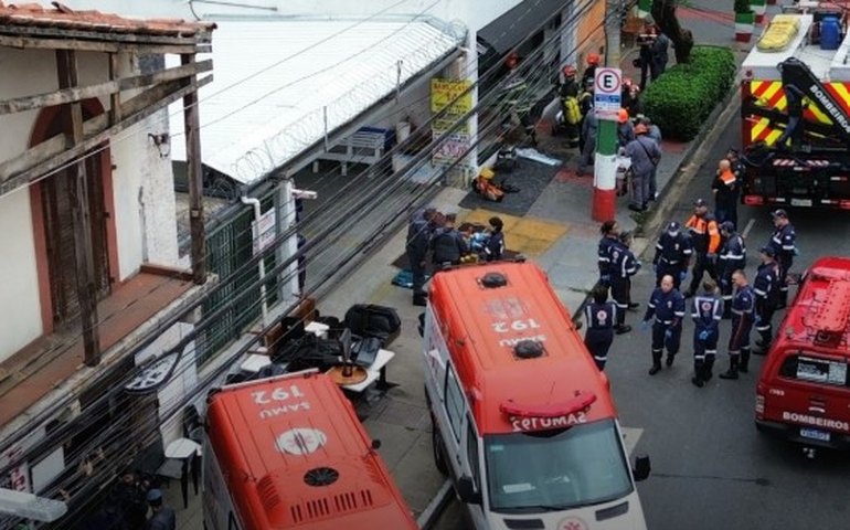 Desabamento de teto de restaurante de Henrique Fogaça na Bela Vista deixa feridos