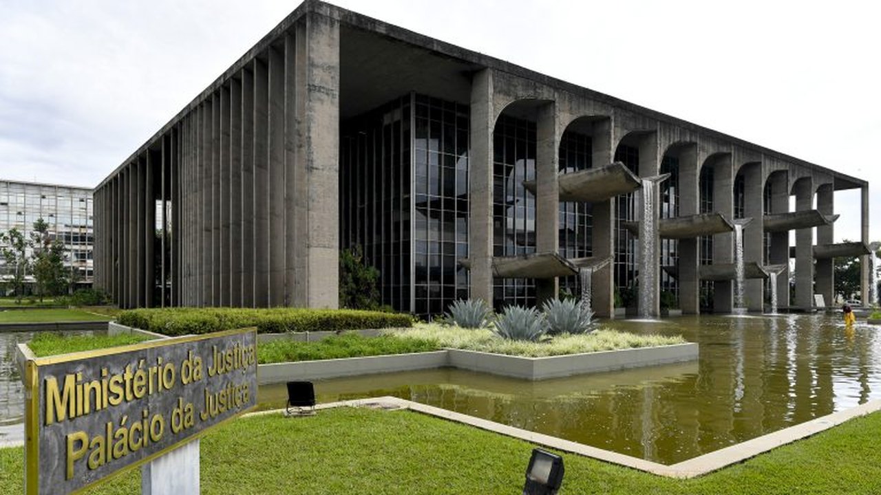 Secretária do Ministério da Justiça pede à PF investigação sobre ameaças de morte e estupro contra deputada eleita do PT