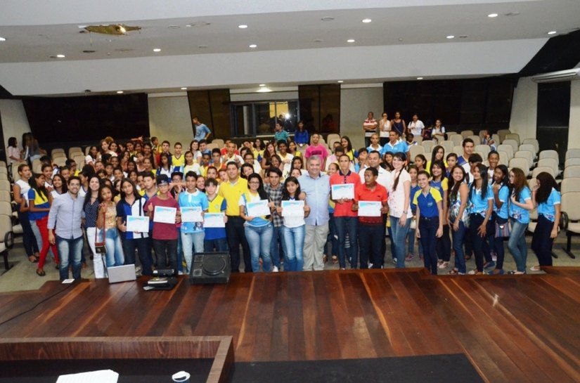 Prefeito de São Miguel empossa os presidentes de grêmios estudantis