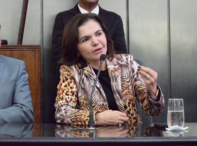 Deputada Ângela Garrote destaca força e superação das mulheres em sessão do projeto “Mulheres Extraordinárias”