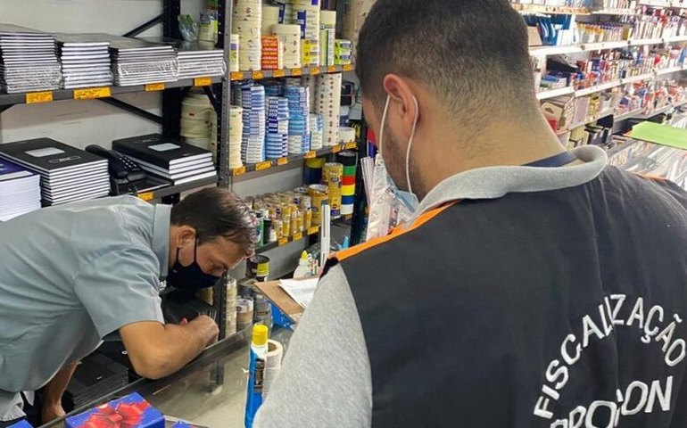 Procon Maceió orienta consumidores sobre quais materiais podem ser solicitados pelas escolas