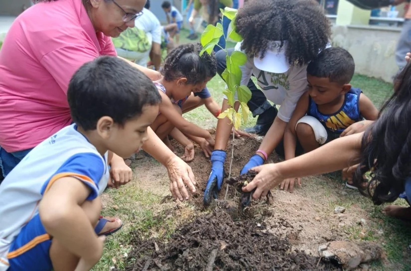 Alurb realiza atividades sustentáveis no Gigantinhos da Chã da Jaqueira