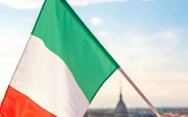 Chefe de arbitragem na Itália é investigado por suposta fraude esportiva no VAR