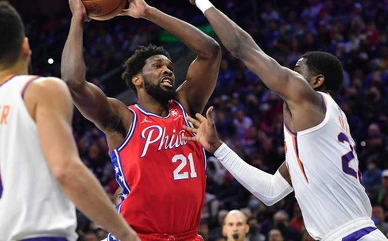 Intruso brilha nas enterradas e Lillard é melhor da linha de 3 no All-Star da NBA