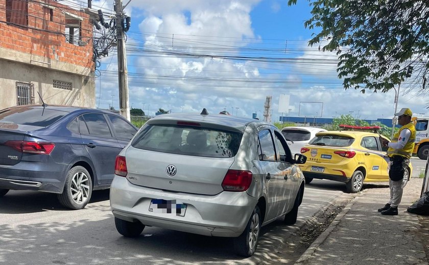 Ação integrada prende foragido da Justiça após abordagem veicular no Benedito Bentes