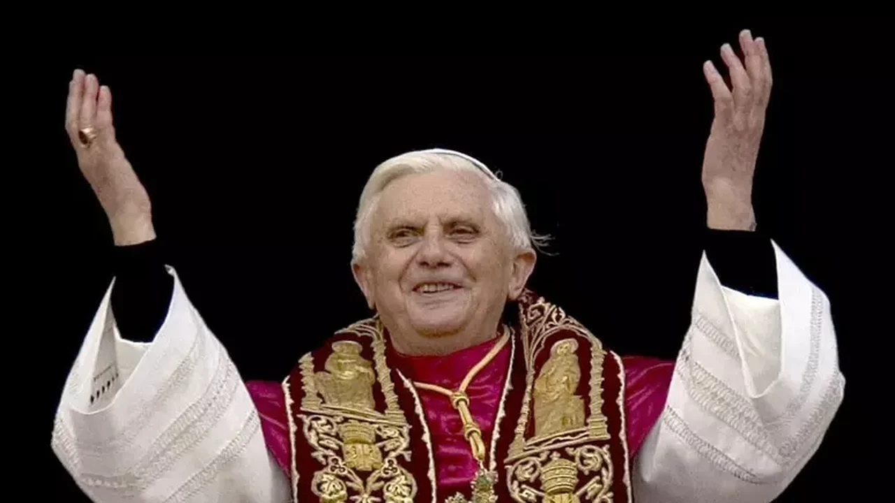 Missa no Vaticano recorda 3 anos da morte de Bento XVI