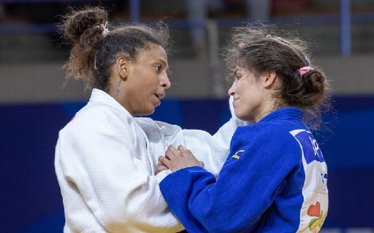 Rafaela Silva perde de sul-coreana na final e leva a prata no Grand Prix de Judô