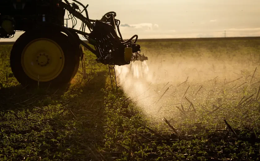 Importação de fertilizantes cresce 8,3% em 2024 e bate recorde de 5 anos, diz Conab