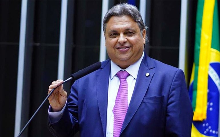 Presidente da CMO diz ter preocupação com 'foco na arrecadação de impostos' ao comentar PLOA