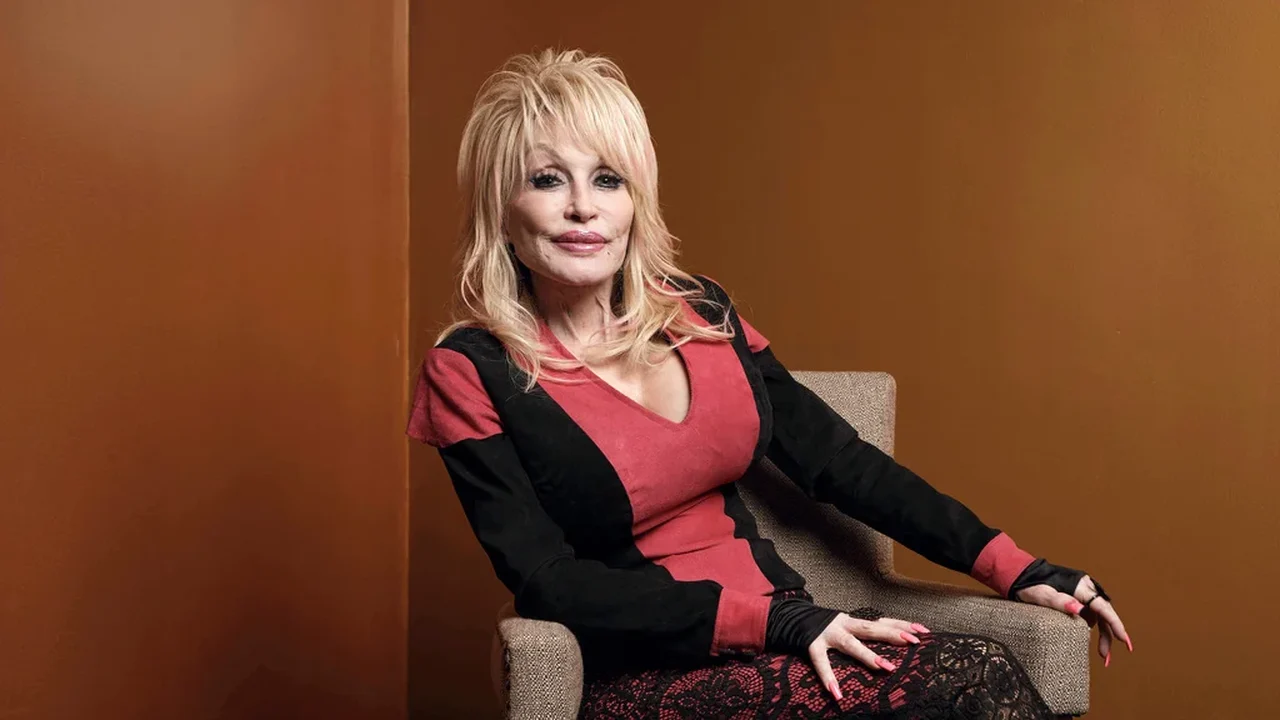 Dolly Parton, estrela da música, atriz e figura amada que atravessou gerações, faleceu aos 80 anos.