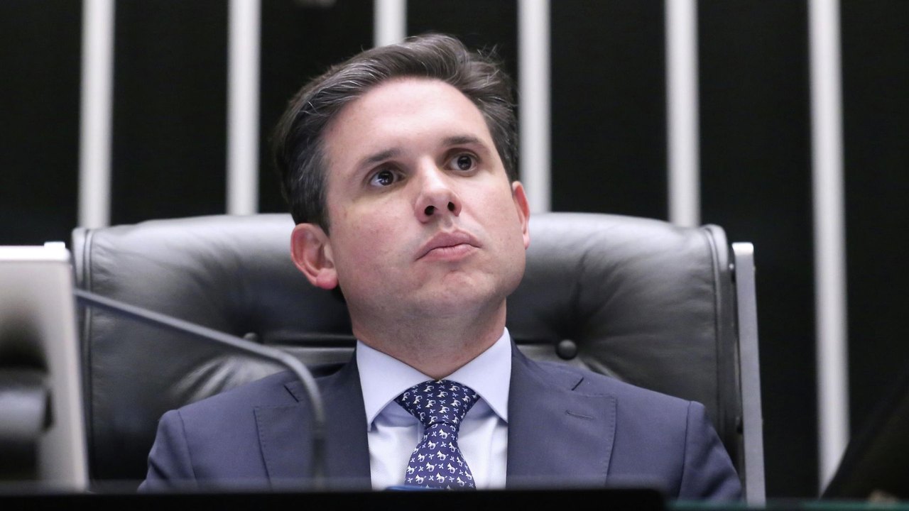 Mensagens revelam negociação entre Hugo Motta e dono do Master sobre área de R$ 45 milhões