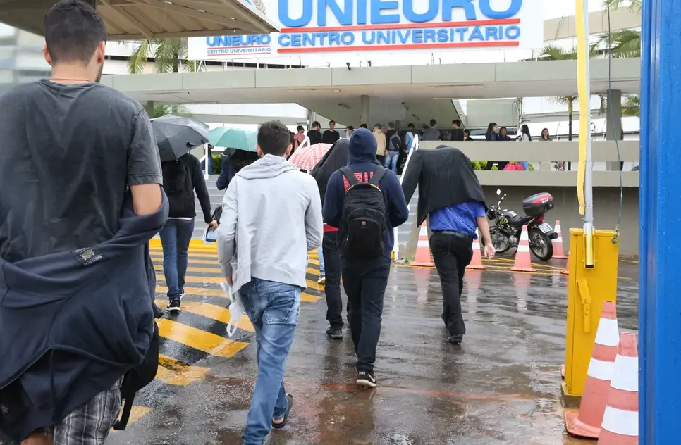 Universitários / Foto: Foto: Antonio Cruz/ Agência Brasil