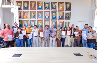 Quebrangulo ganha reforço no serviço público com posse de 12 novos concursados