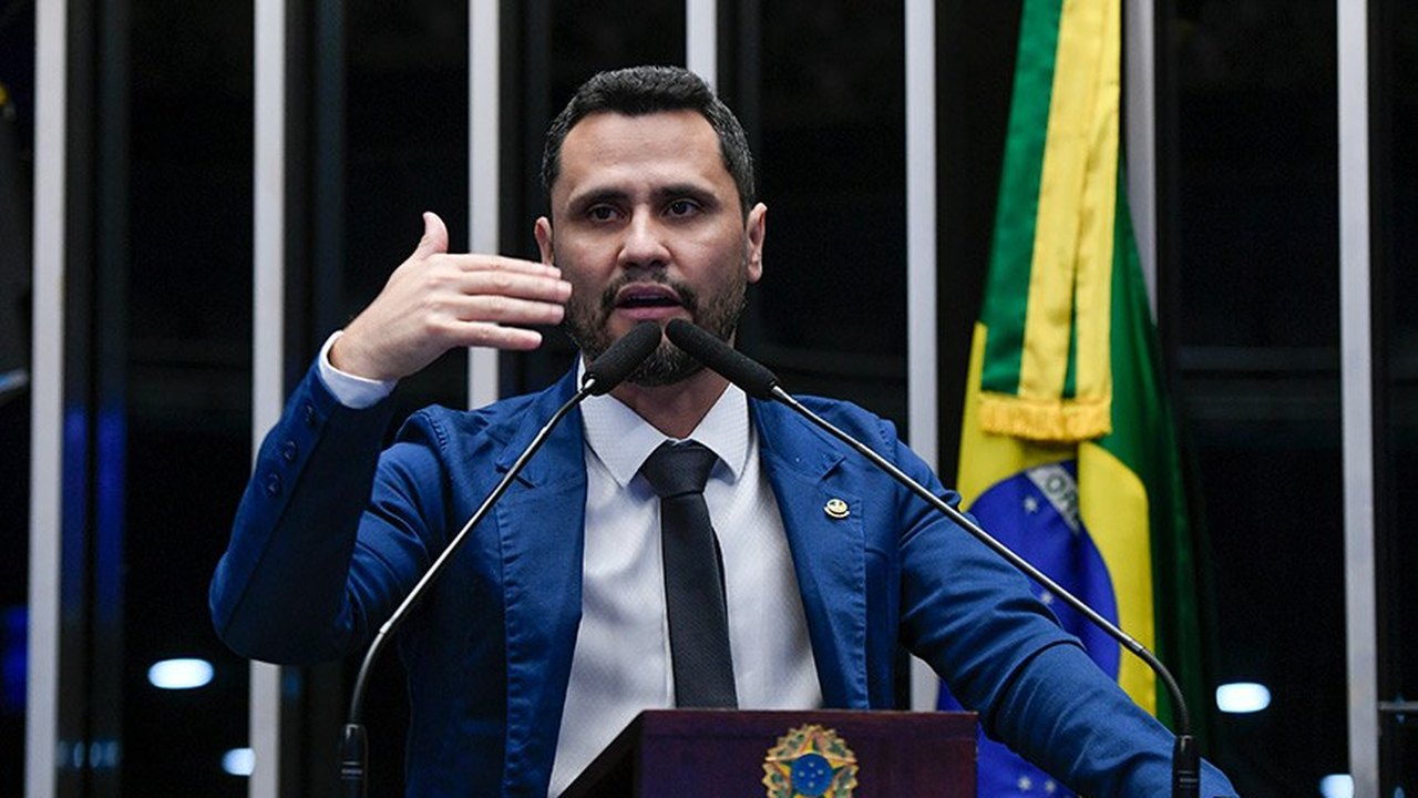 Cleitinho critica visita de Maduro e pede que Venezuela pague dívida ao Brasil