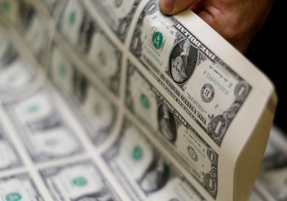 Dólar fecha a R$ 6,26 com incertezas sobre pacote e decisão do Fed