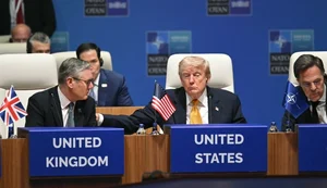 Trump volta a disparar críticas contra a OTAN durante reunião da cúpula