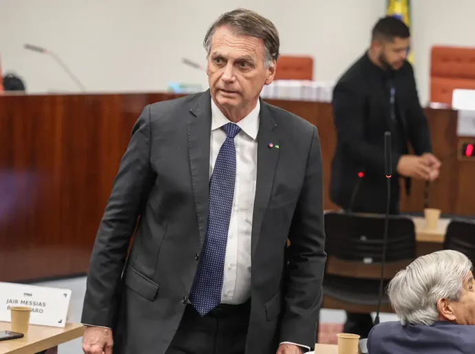 Prisão domiciliar: saiba o que Bolsonaro está proibido de fazer
