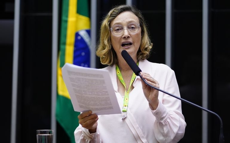 Justiça do DF arquiva ação de deputada Maria do Rosário contra Bolsonaro