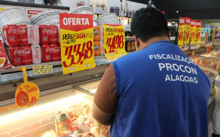 Procon Alagoas divulga pesquisa de preços para produtos natalinos