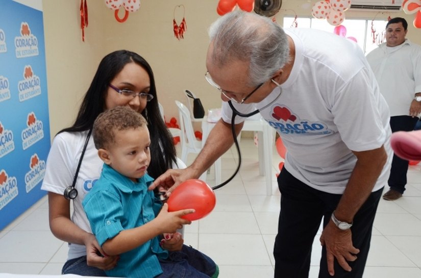 Programa Coração de Estudante avalia 200 crianças deodorenses