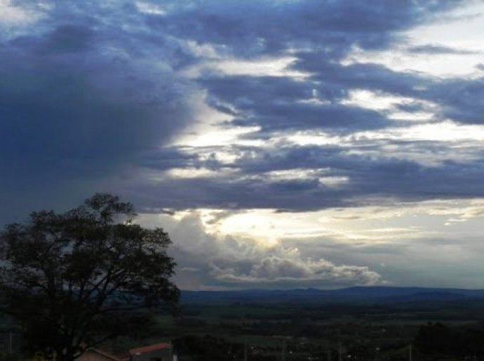 Previsão do tempo aponta chuvas isoladas no Litoral, Agreste e Zona da Mata