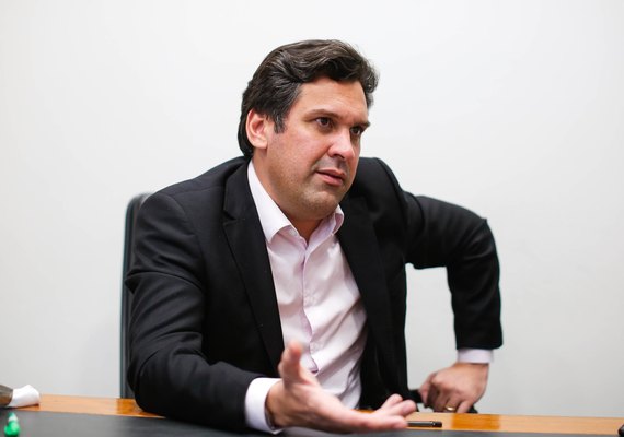 Isnaldo Bulhões diz que PL de sua autoria não vai privatizar praias