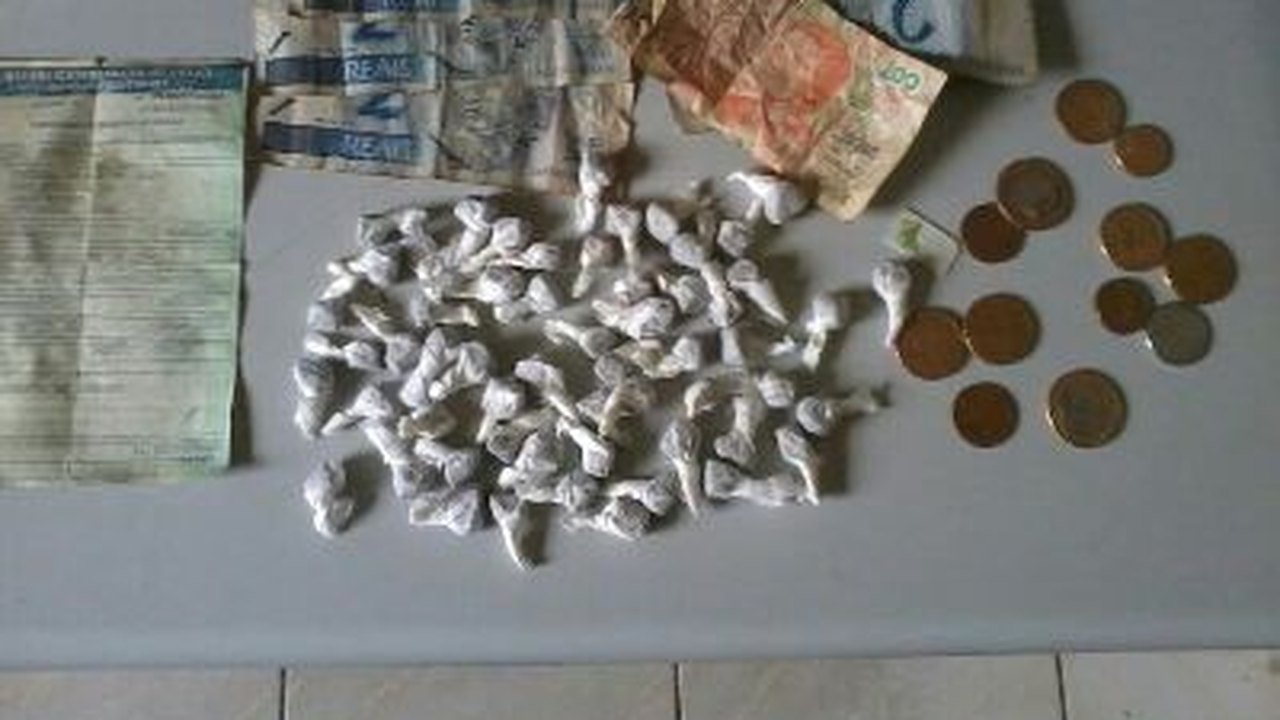 PM prende acusado de tráfico e apreende motocicletas roubadas em Viçosa