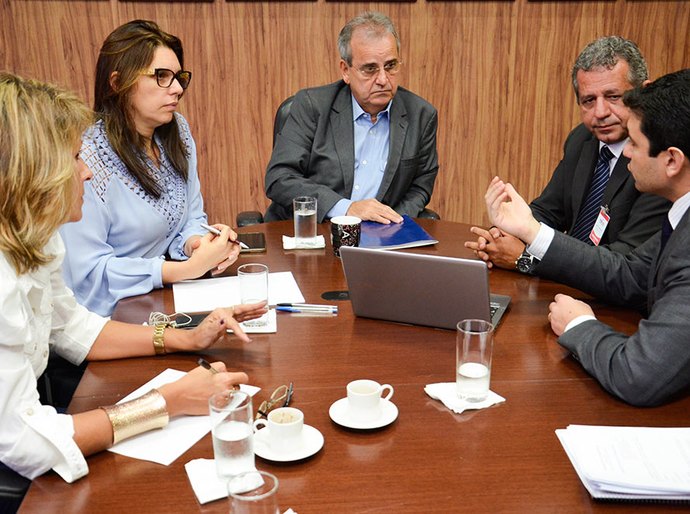 Otávio Lessa recebe proposta de indicador de efetividade de operações de investimento público