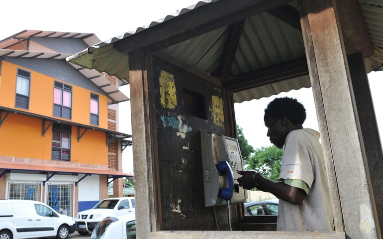 Territórios ultramarinos da França precisam de independência, não de autonomia, defende político