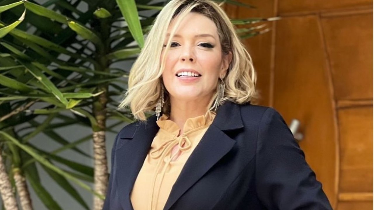 Simony retoma tratamento contra câncer