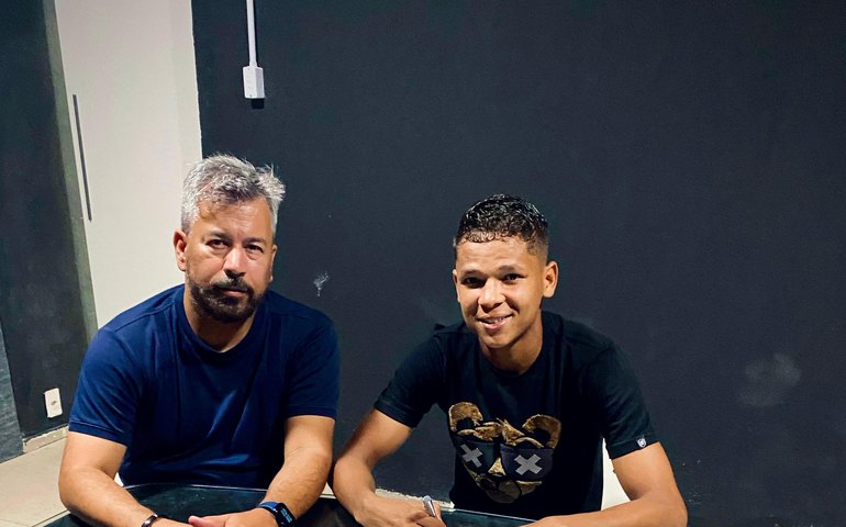 ASA renova contrato com atacante Keliton