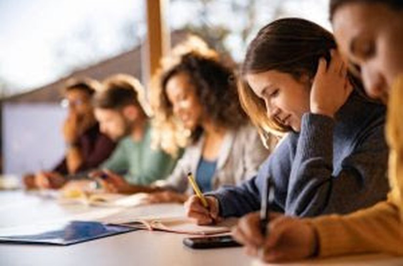 UniCesumar realiza aulão gratuito de Biologia e Física como preparação para o Enem