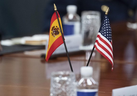 Espanha declina em aumentar gastos militares e Trump ameaça 'dobrar valores'  em acordos comerciais