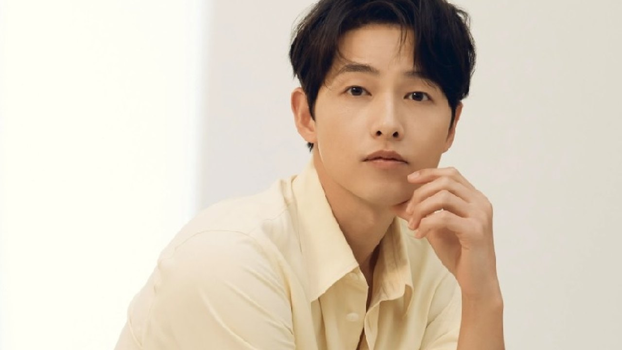 Song Joong-ki anuncia casamento e revela que será pai