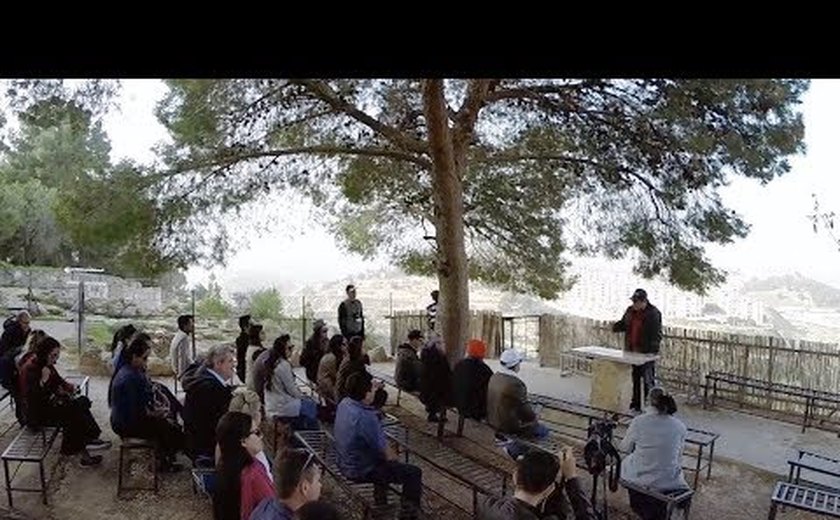 Caravana religiosa com 103 brasileiros aguarda resgate em Jerusalém