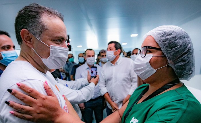 Renan projetou novos investimentos para a área e afirmou que pretende ampliar oportunidades para profissionais da enfermagem